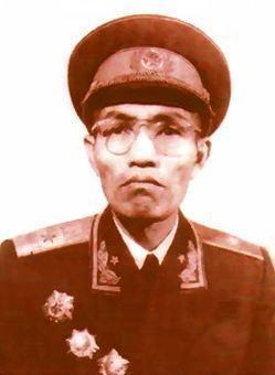 他姓張，浙江人，105歲；迄今為止，他是張姓最長壽開國將軍