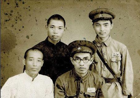 他姓張，浙江人，105歲；迄今為止，他是張姓最長壽開國將軍